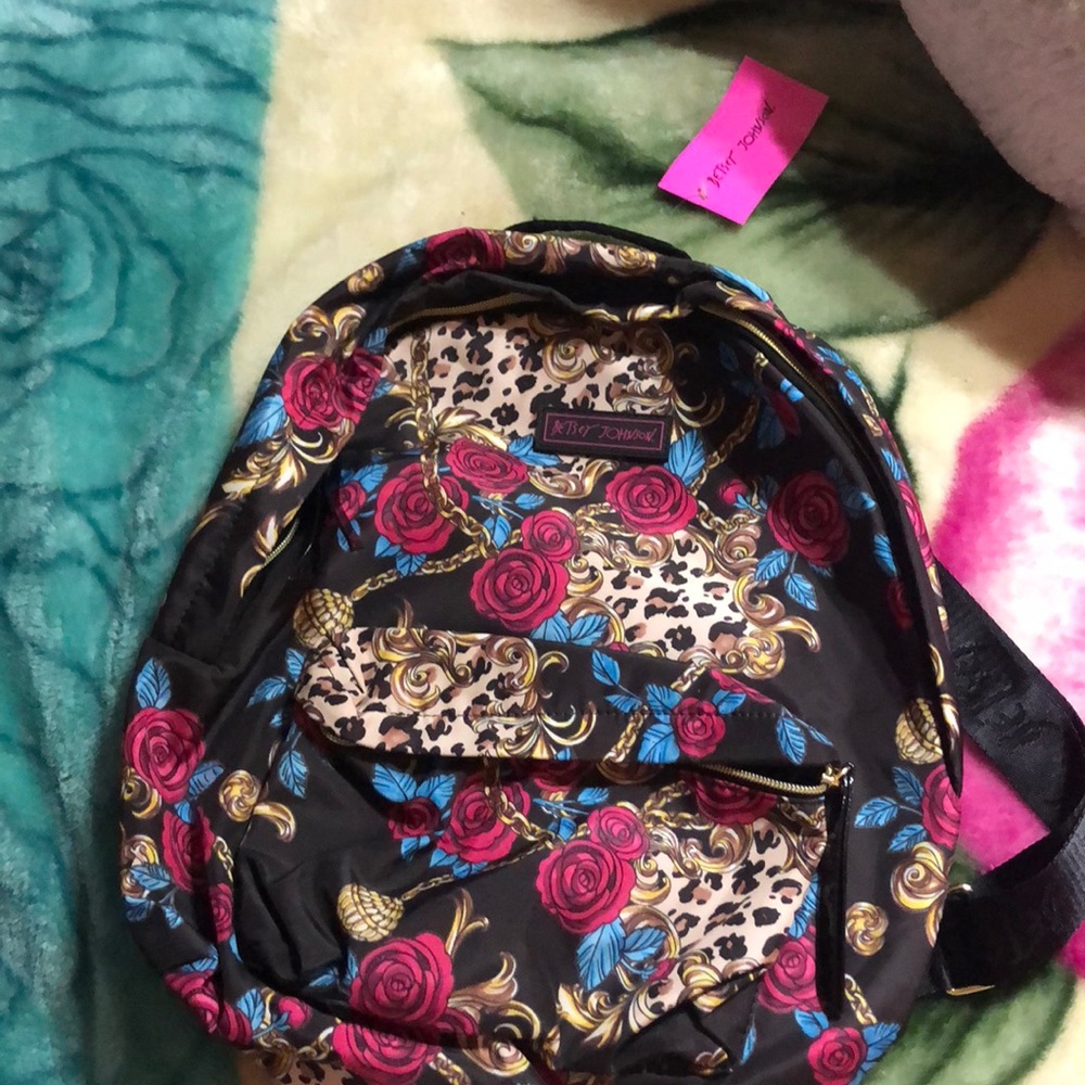 NWT! 😍Betsey Johnson bag & matching sequin wallet